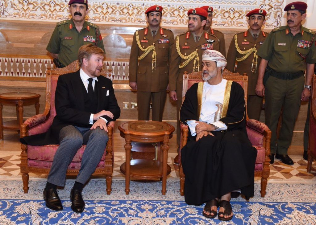 Koning Willem-Alexander ontmoet nieuwe Sultan van Oman